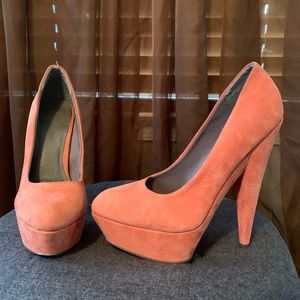 asos Orange suede Pumps!